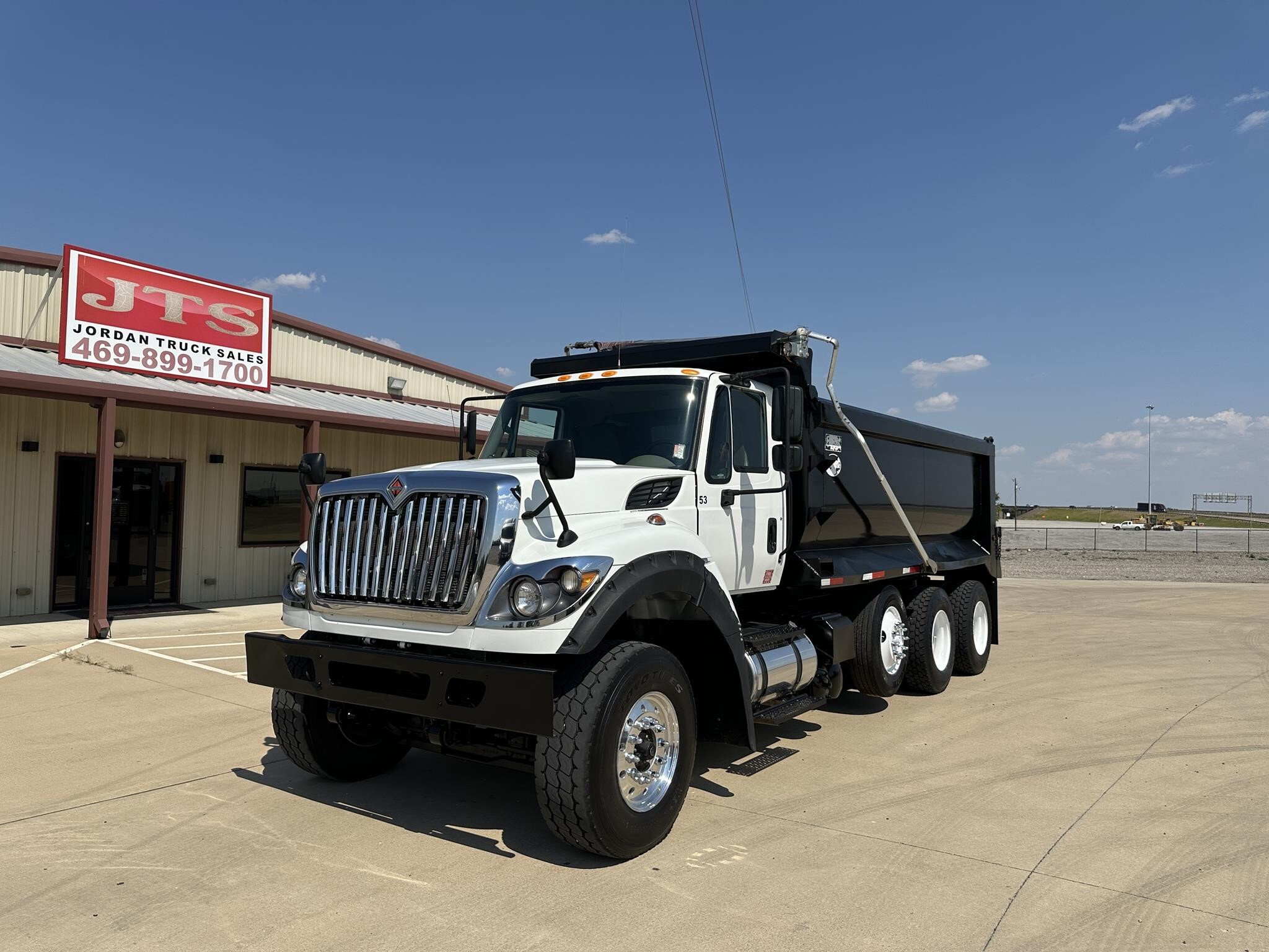 2019 INTERNATIONAL WORKSTAR 7600 in Rhome, TX