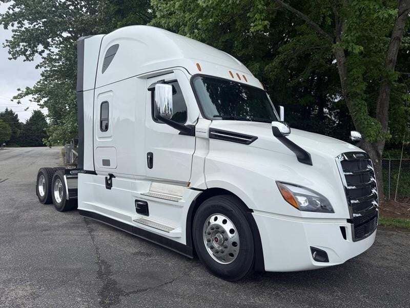 2027 FREIGHTLINER CASCADIA 126 in Wilmington, NC