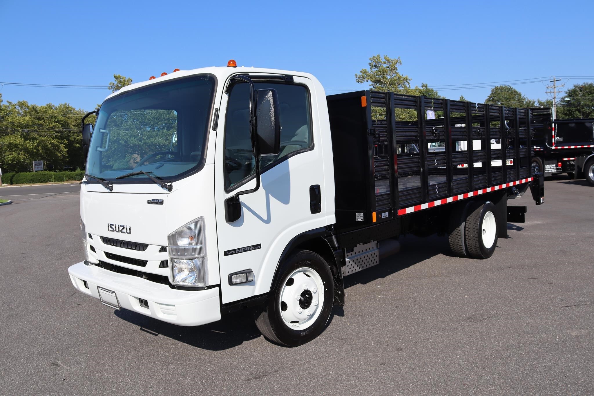 2019 ISUZU NPR HD in Ronkonkoma, NY
