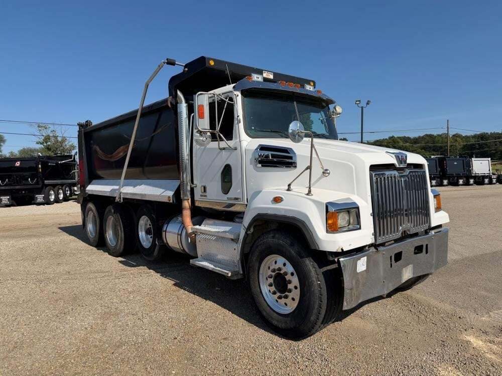 2015 WESTERN STAR 4700 in Chatham, VA