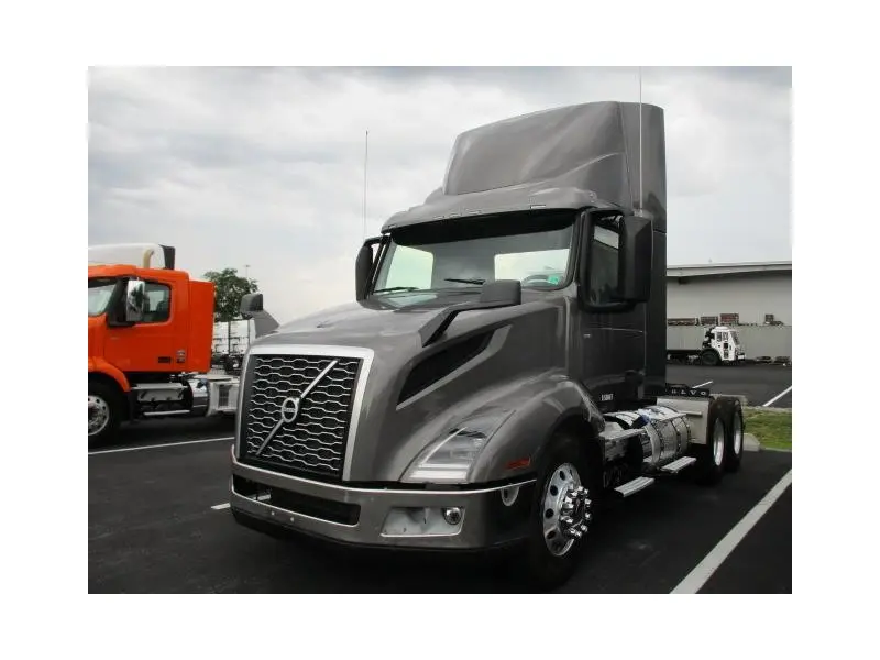 2024 VOLVO VNL64T300