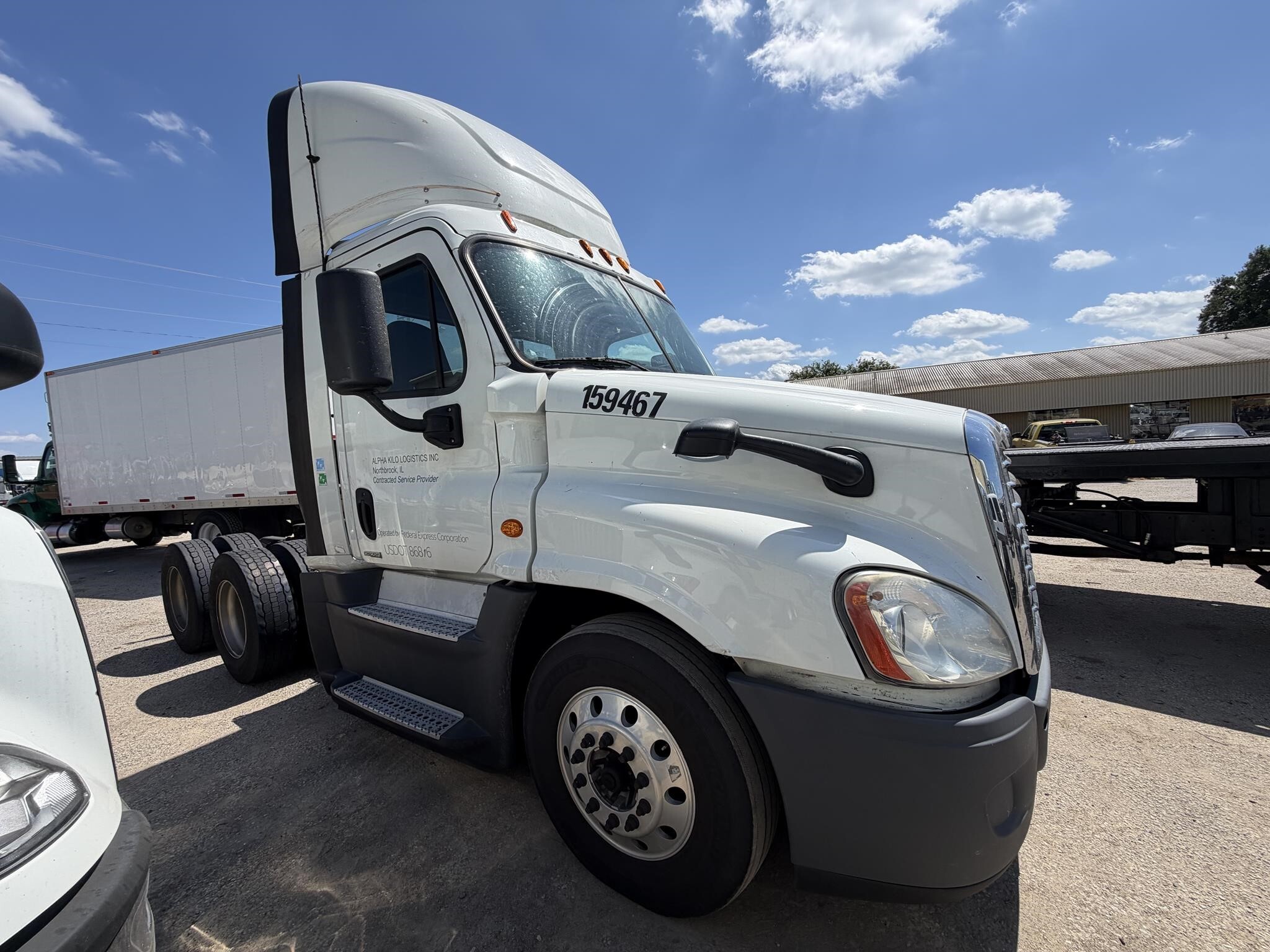 2015 FREIGHTLINER CASCADIA 125 in Covington, TN