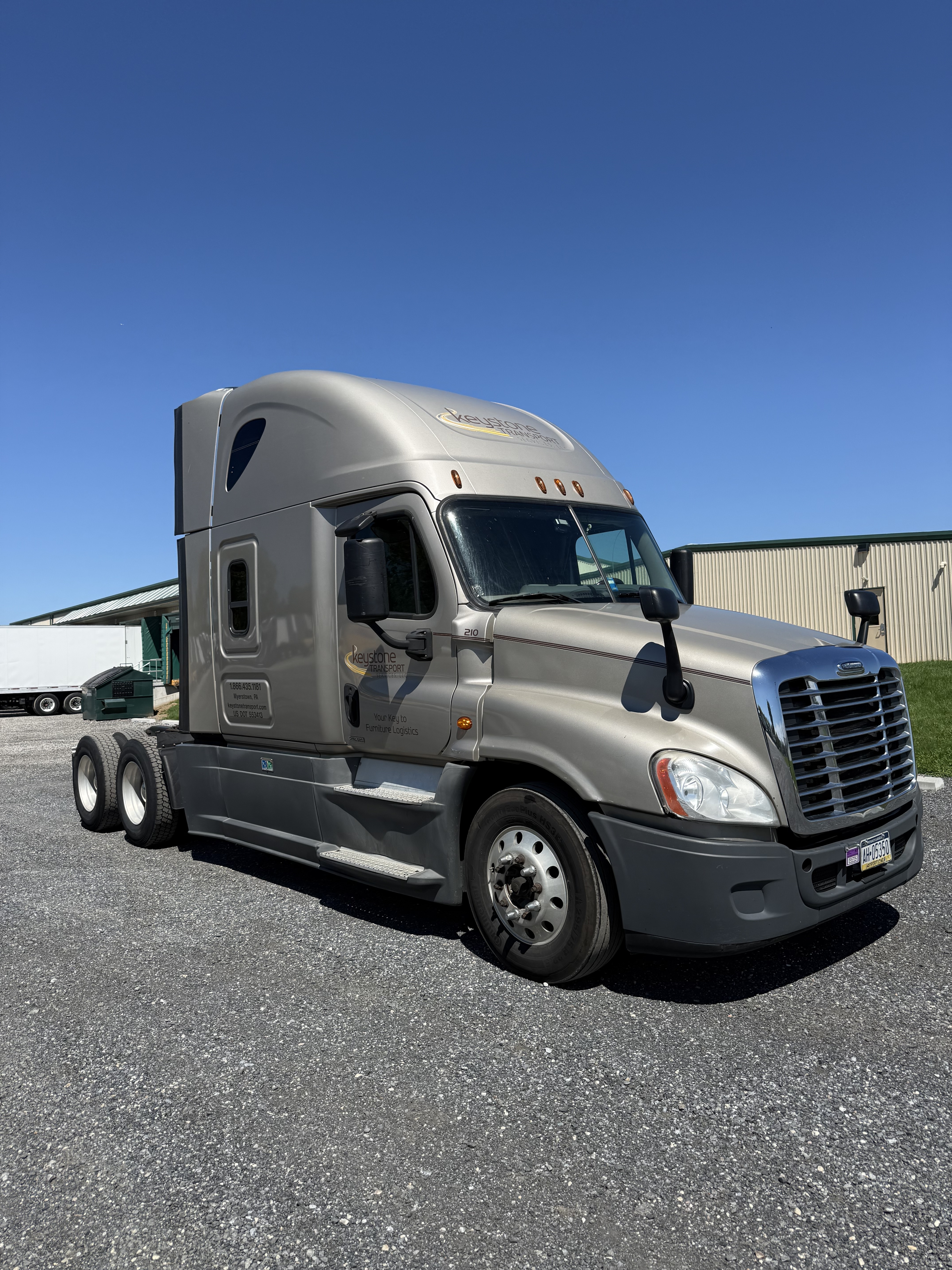 2017 FREIGHTLINER CA125SLP in Myestown, PA