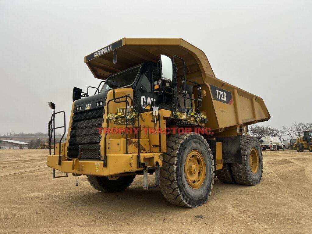 2017 CATERPILLAR 772G in Burleson, TX