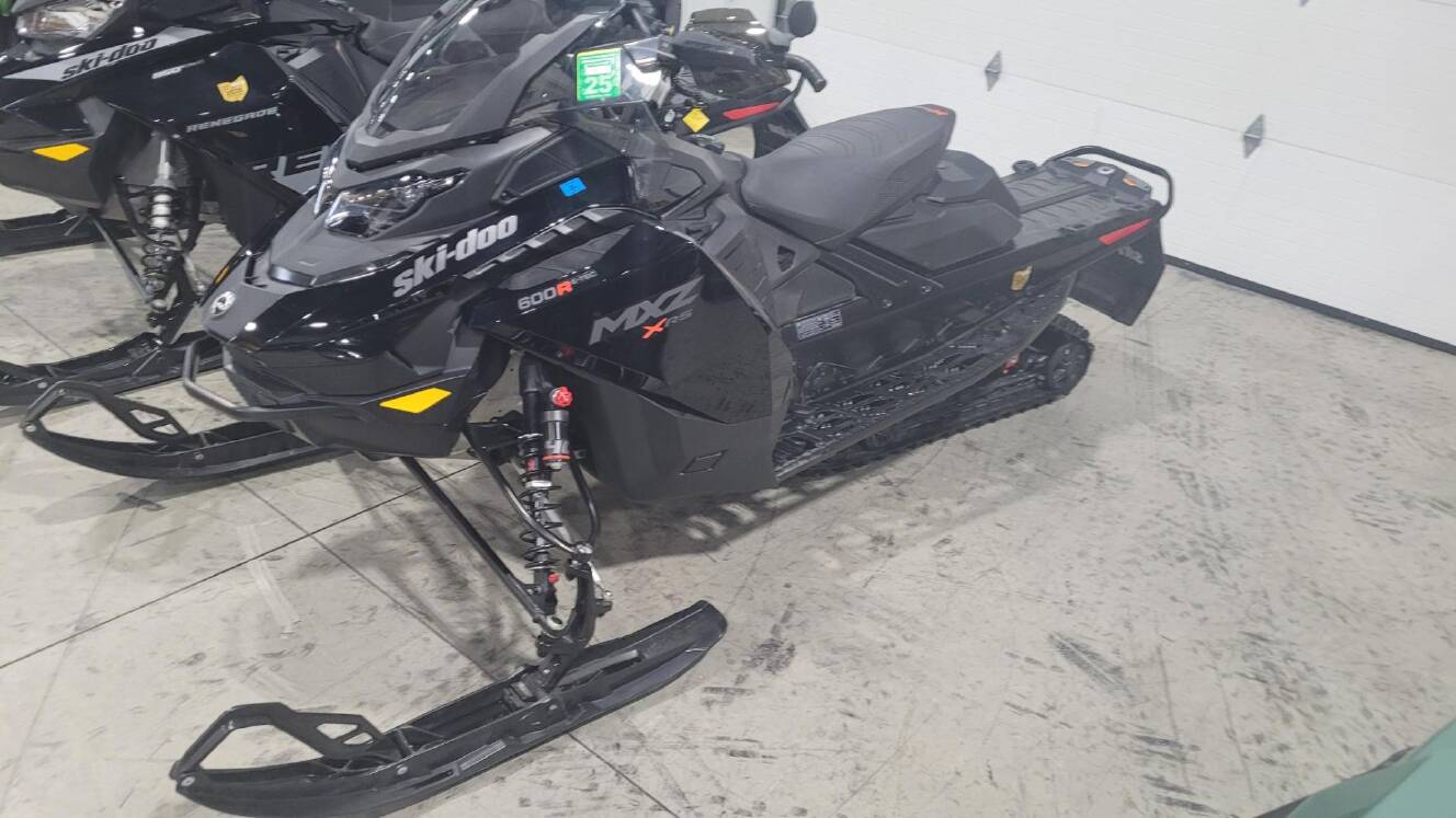 A photo of this 2024 Ski-Doo MXZ X-RS 137 600R E-TEC ES Ice Ripper XT 1.5