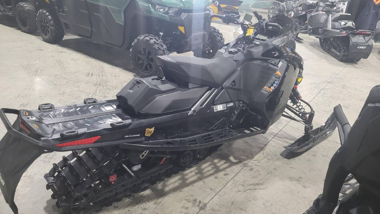 A photo of this 2024 Ski-Doo MXZ X-RS 137 600R E-TEC ES Ice Ripper XT 1.5
