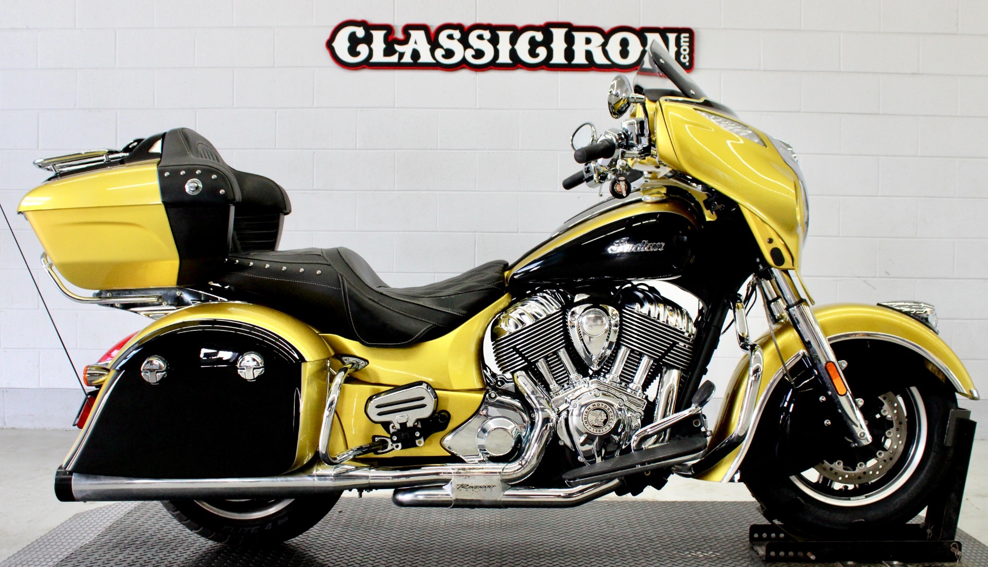 2018 Indian Motorcycle Roadmaster® Icon Series in Fredericksburg, VA