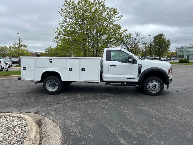 2025 FORD F550