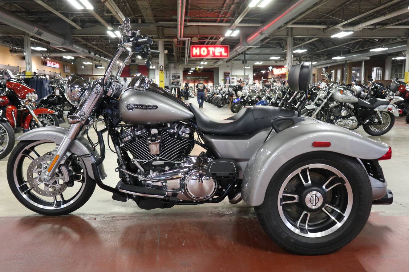 A photo of this 2017 Harley-Davidson Freewheeler