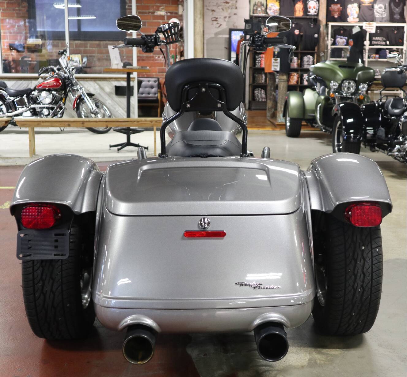A photo of this 2017 Harley-Davidson Freewheeler