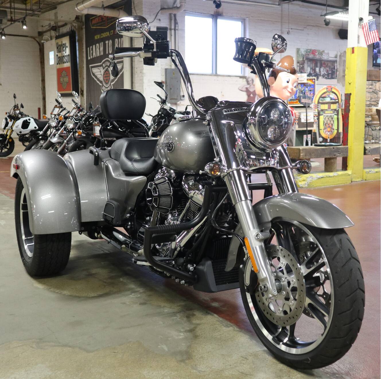 A photo of this 2017 Harley-Davidson Freewheeler