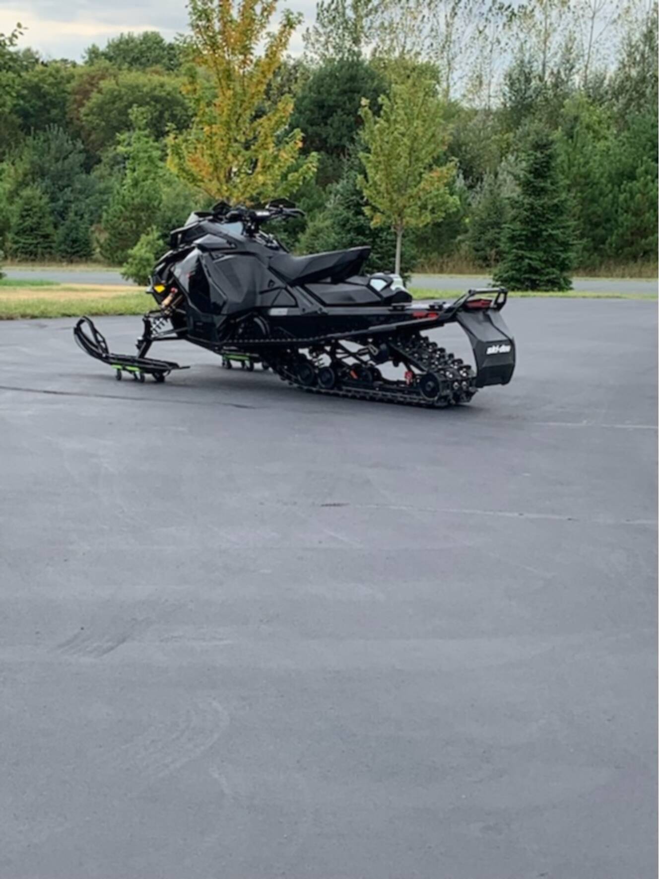 A photo of this 2025 Ski-Doo MXZ X RS 850 E TEC