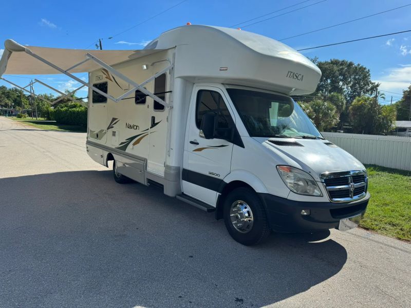 2008 Itasca Navion Series 24J Dodge Sprinter Diesel in naples FL
