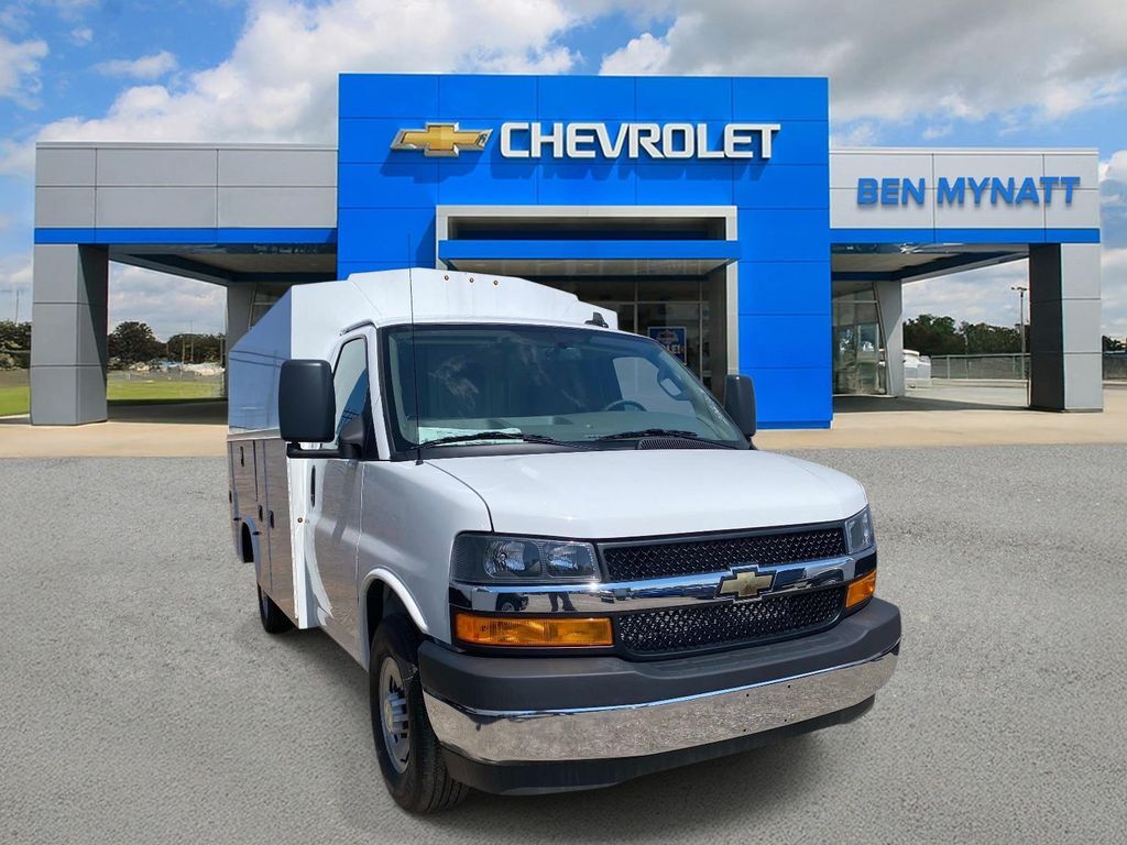 2025 CHEVROLET Express 3500 in Concord, NC