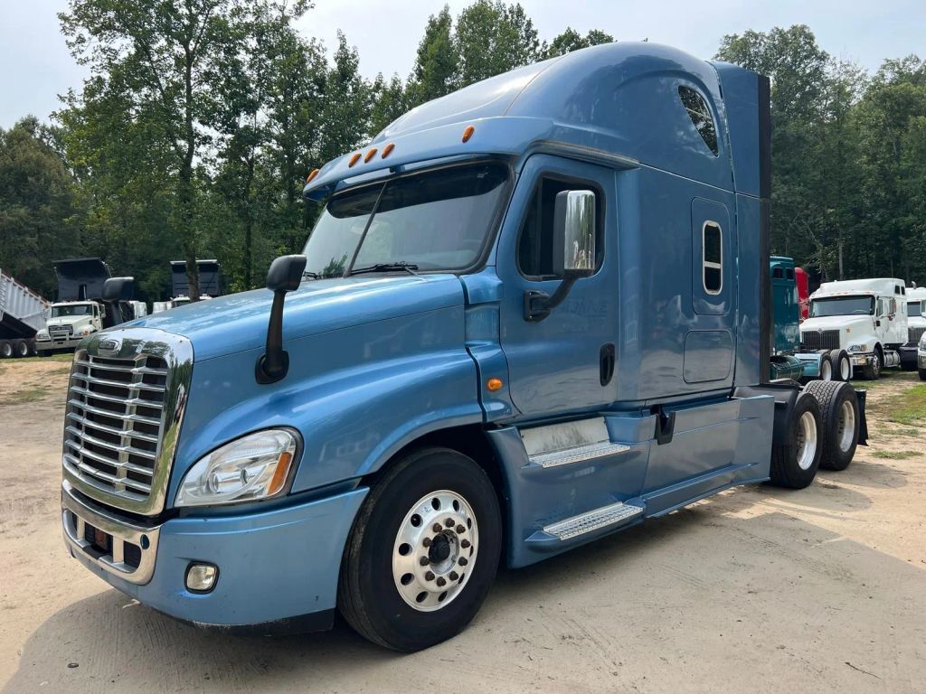 2014 FREIGHTLINER CASCADIA 125 in Fredericksburg, VA