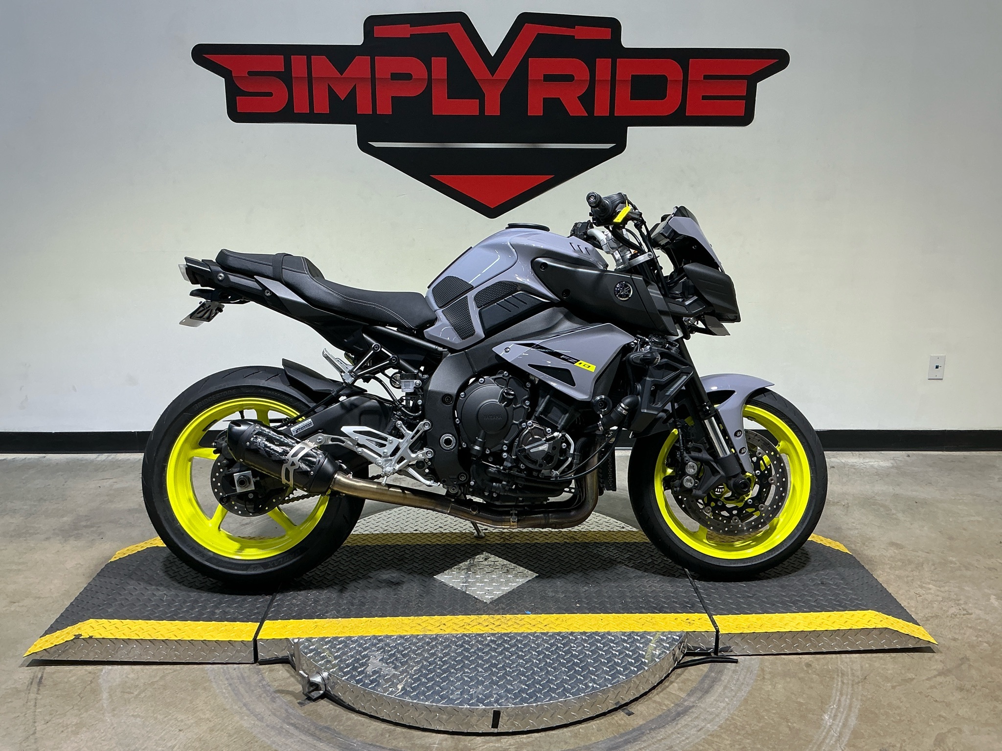 2017 Yamaha FZ-10 in Eden Prairie, MN