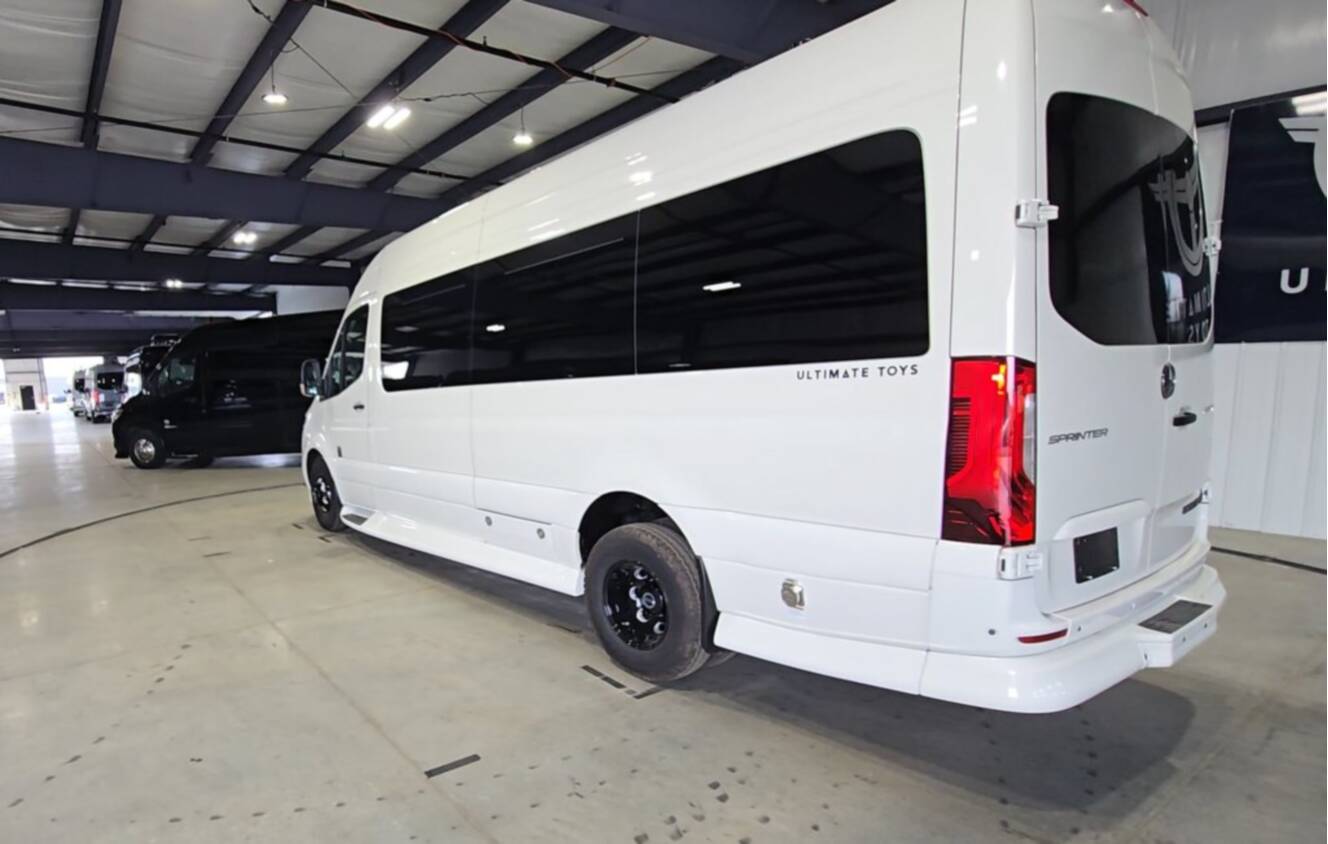 A photo of this 2027 Ultimate Toys COACH 170 STD