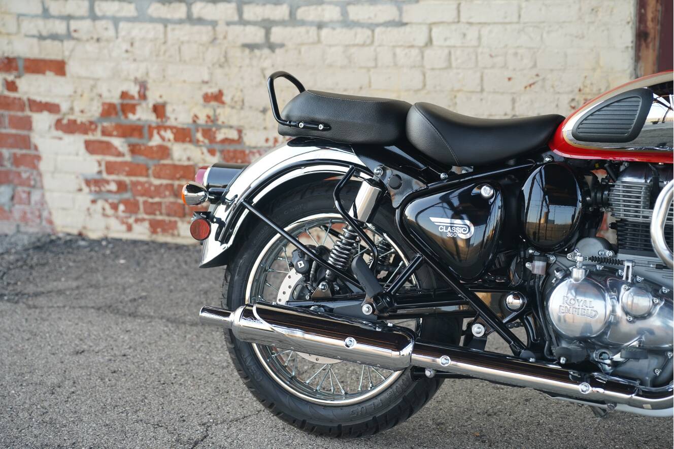 A photo of this 2024 Royal Enfield CLASSIC 350