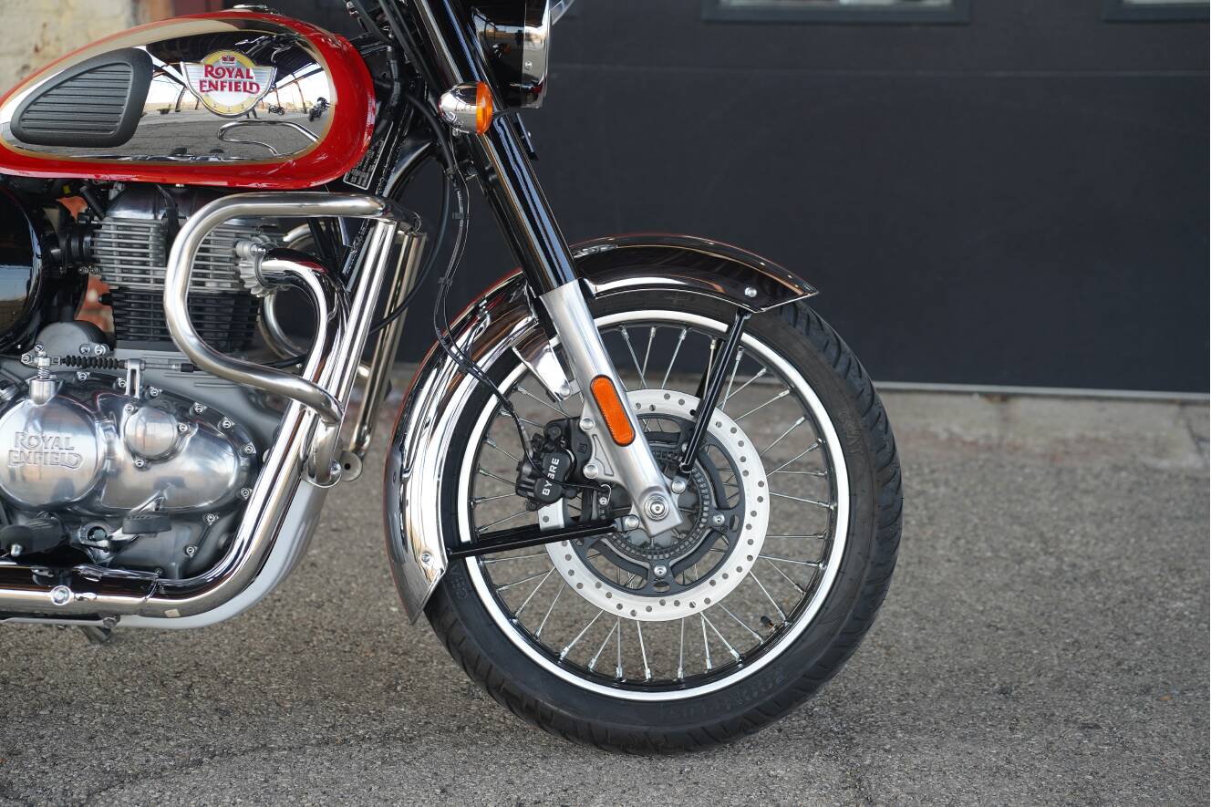A photo of this 2024 Royal Enfield CLASSIC 350