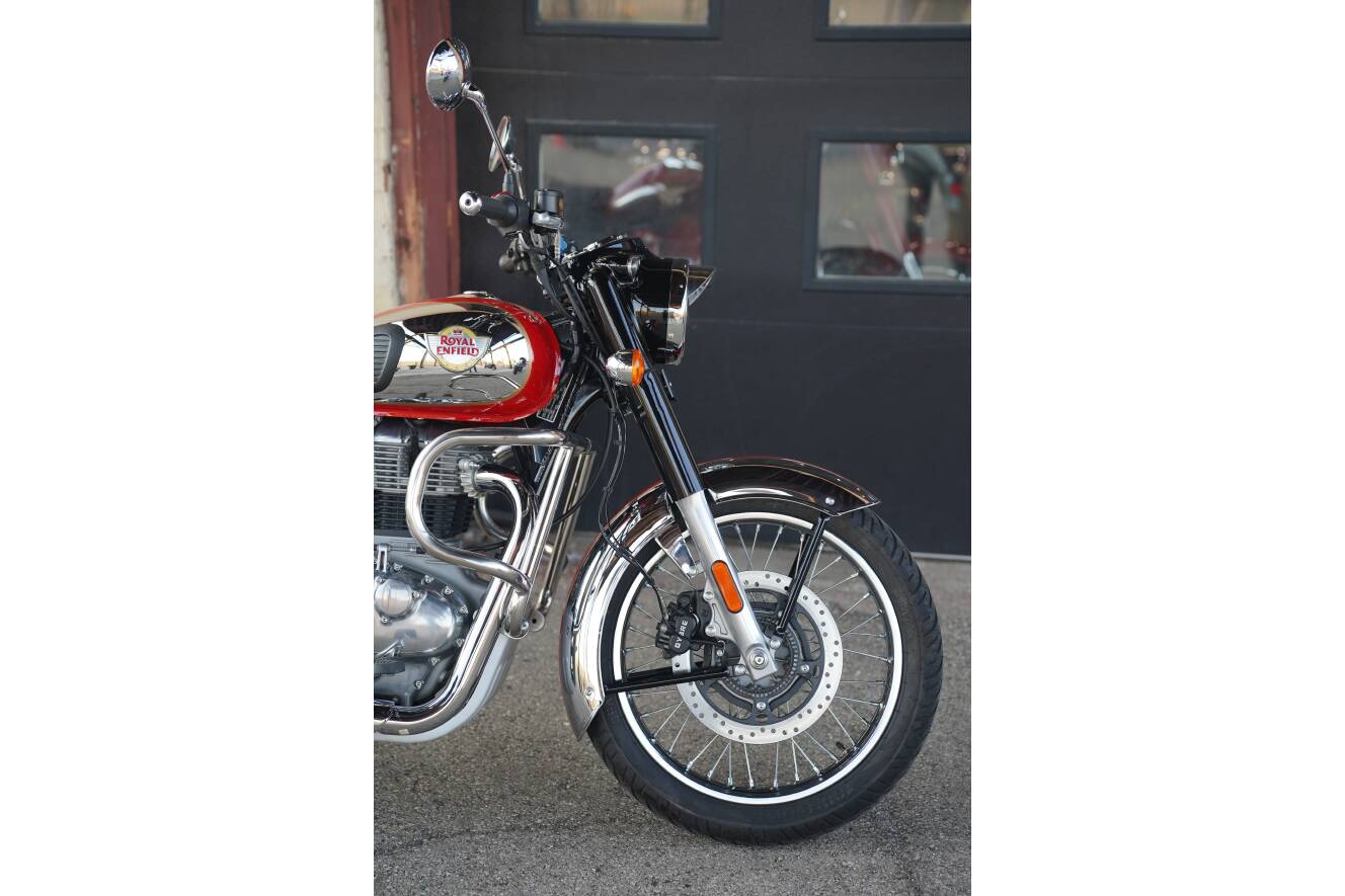 A photo of this 2024 Royal Enfield CLASSIC 350