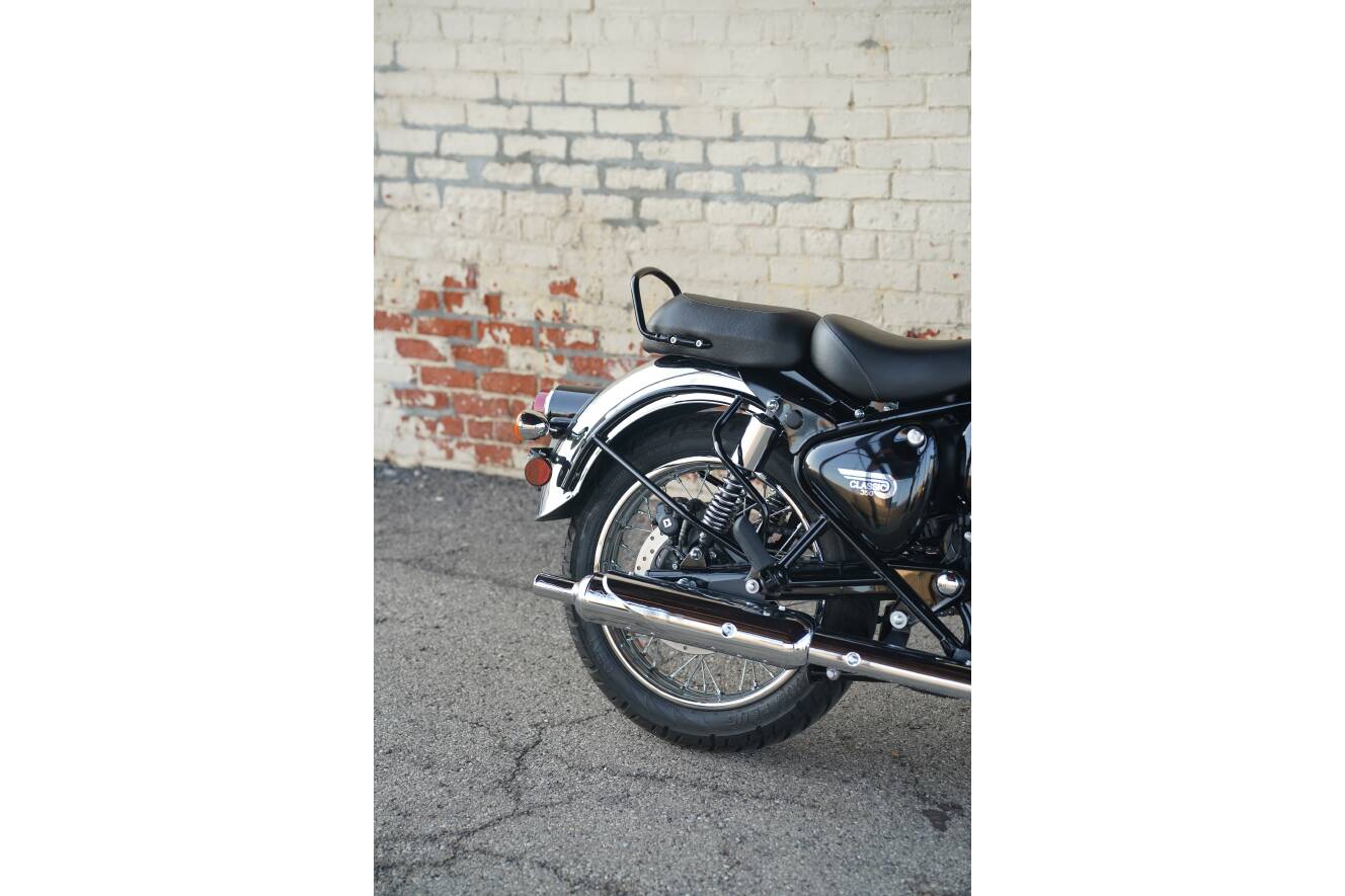 A photo of this 2024 Royal Enfield CLASSIC 350