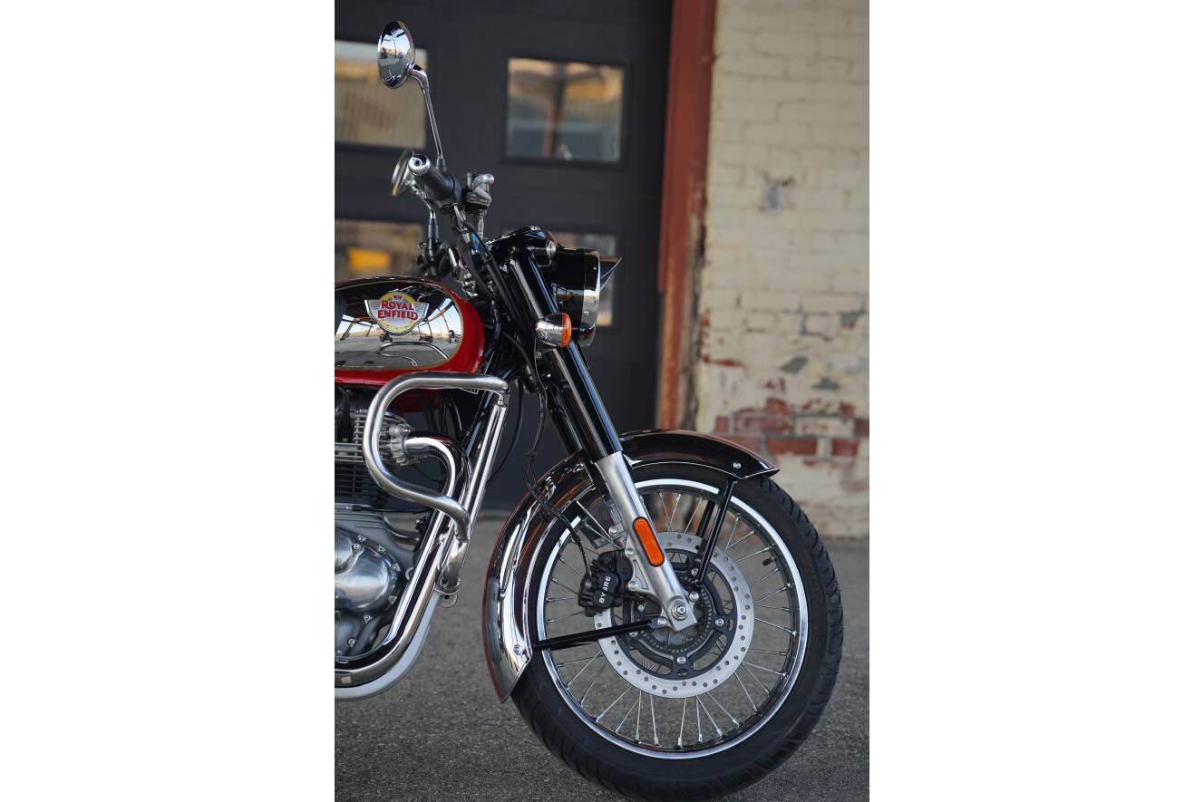 A photo of this 2024 Royal Enfield CLASSIC 350