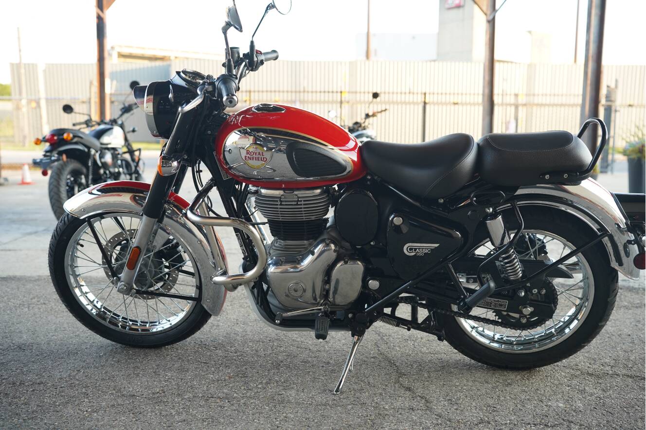 A photo of this 2024 Royal Enfield CLASSIC 350