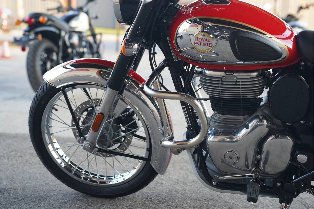 A photo of this 2024 Royal Enfield CLASSIC 350