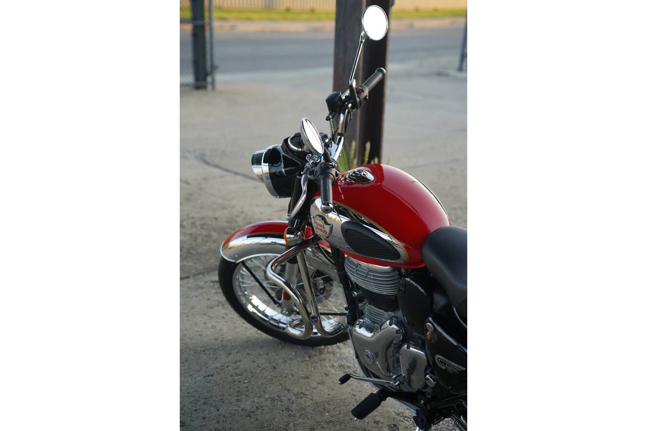A photo of this 2024 Royal Enfield CLASSIC 350