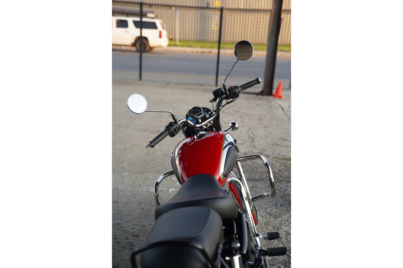 A photo of this 2024 Royal Enfield CLASSIC 350