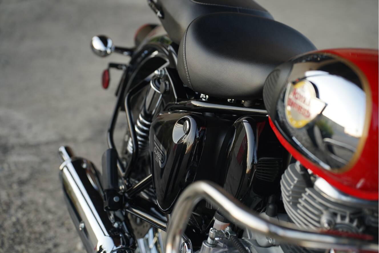 A photo of this 2024 Royal Enfield CLASSIC 350