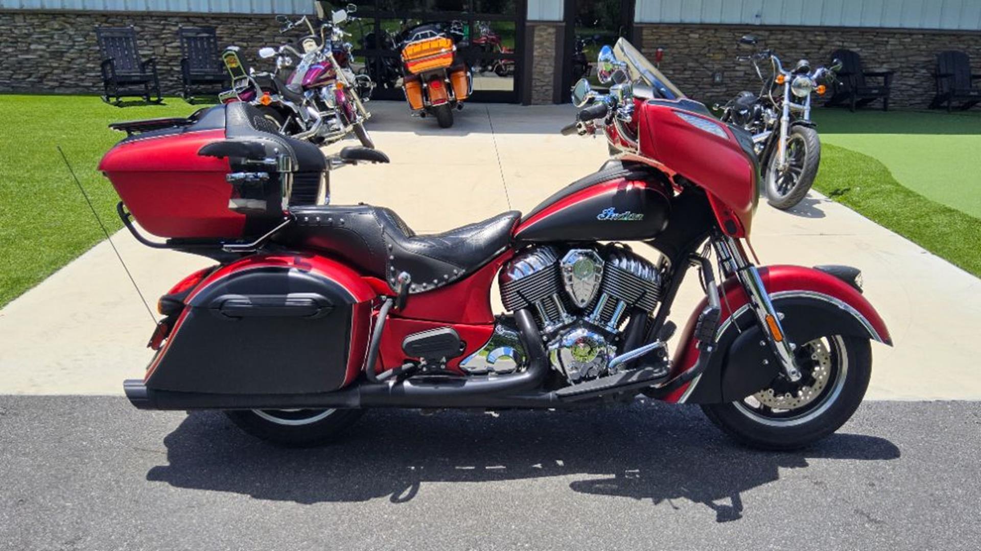2019 Indian Motorcycle Roadmaster® Icon Series in Wildwood, FL