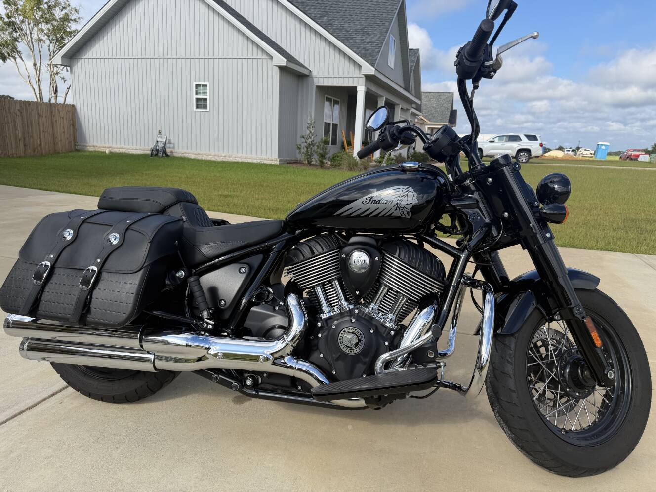 A photo of this 2022 Indian CHIEF BOBBER ABS