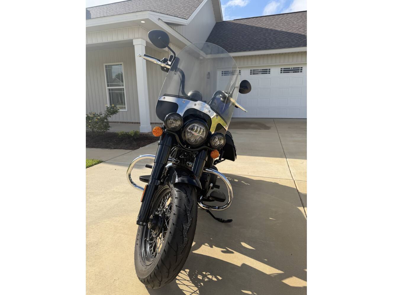 A photo of this 2022 Indian CHIEF BOBBER ABS