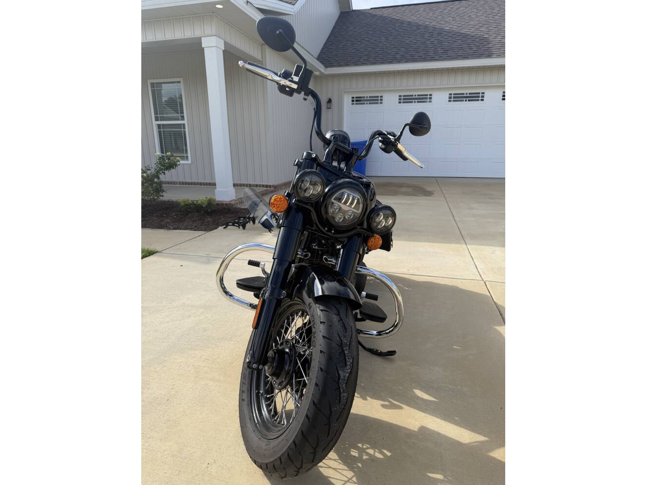 A photo of this 2022 Indian CHIEF BOBBER ABS