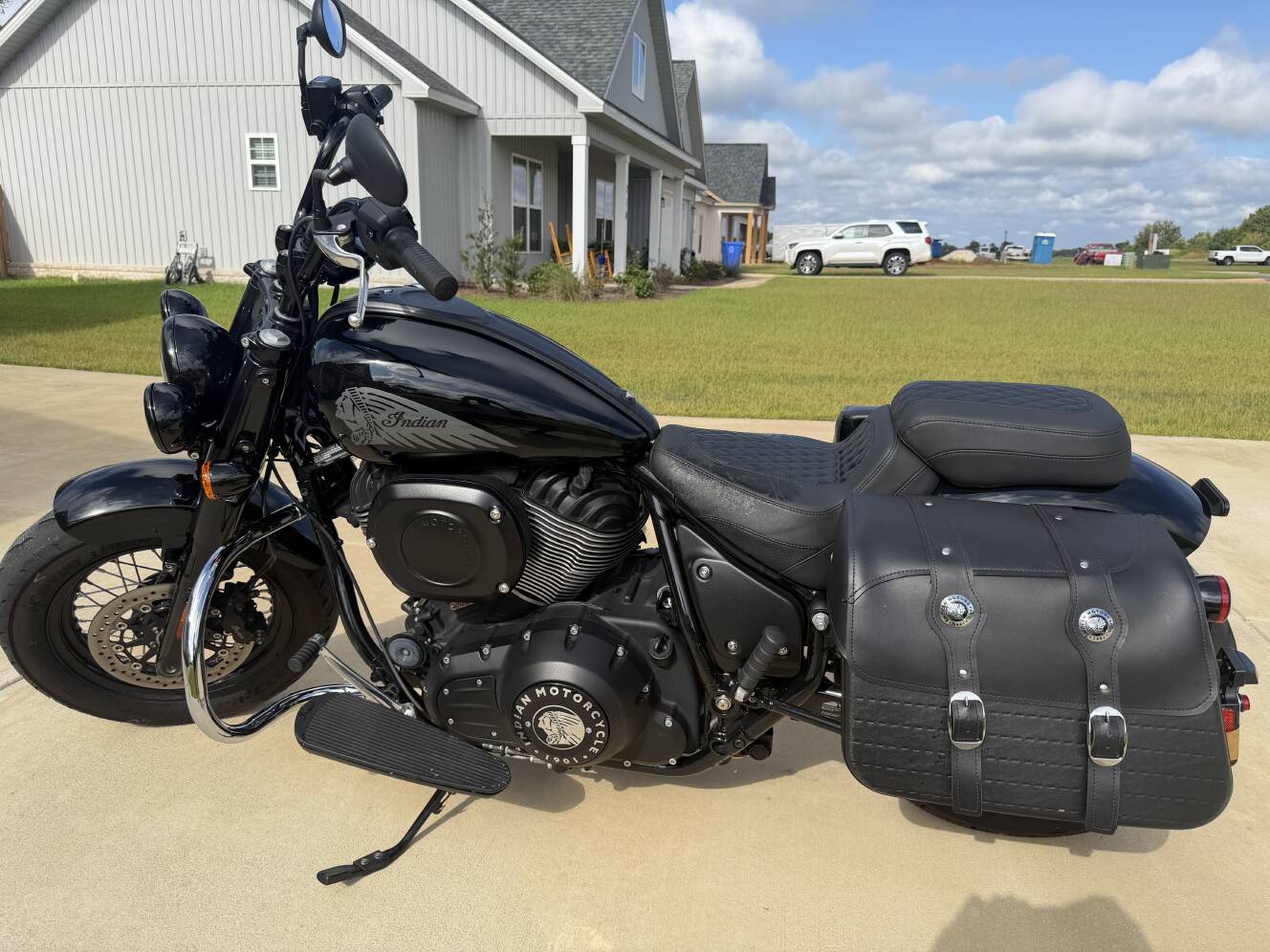A photo of this 2022 Indian CHIEF BOBBER ABS