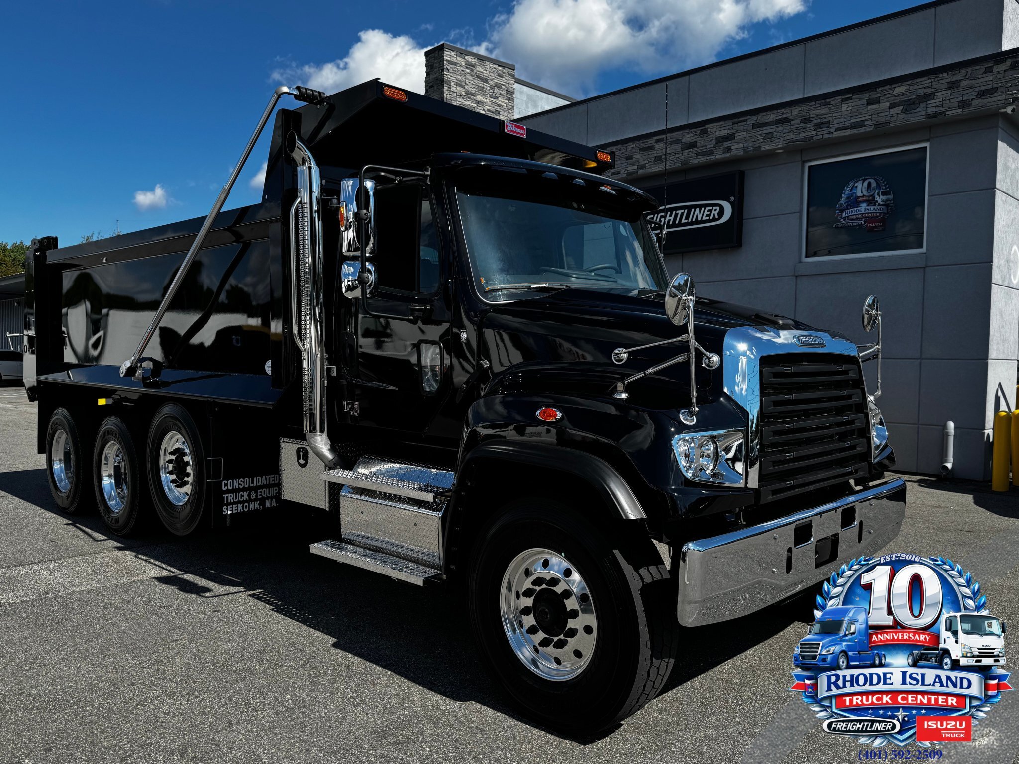 2027 FREIGHTLINER 114 SD in Riverside, RI