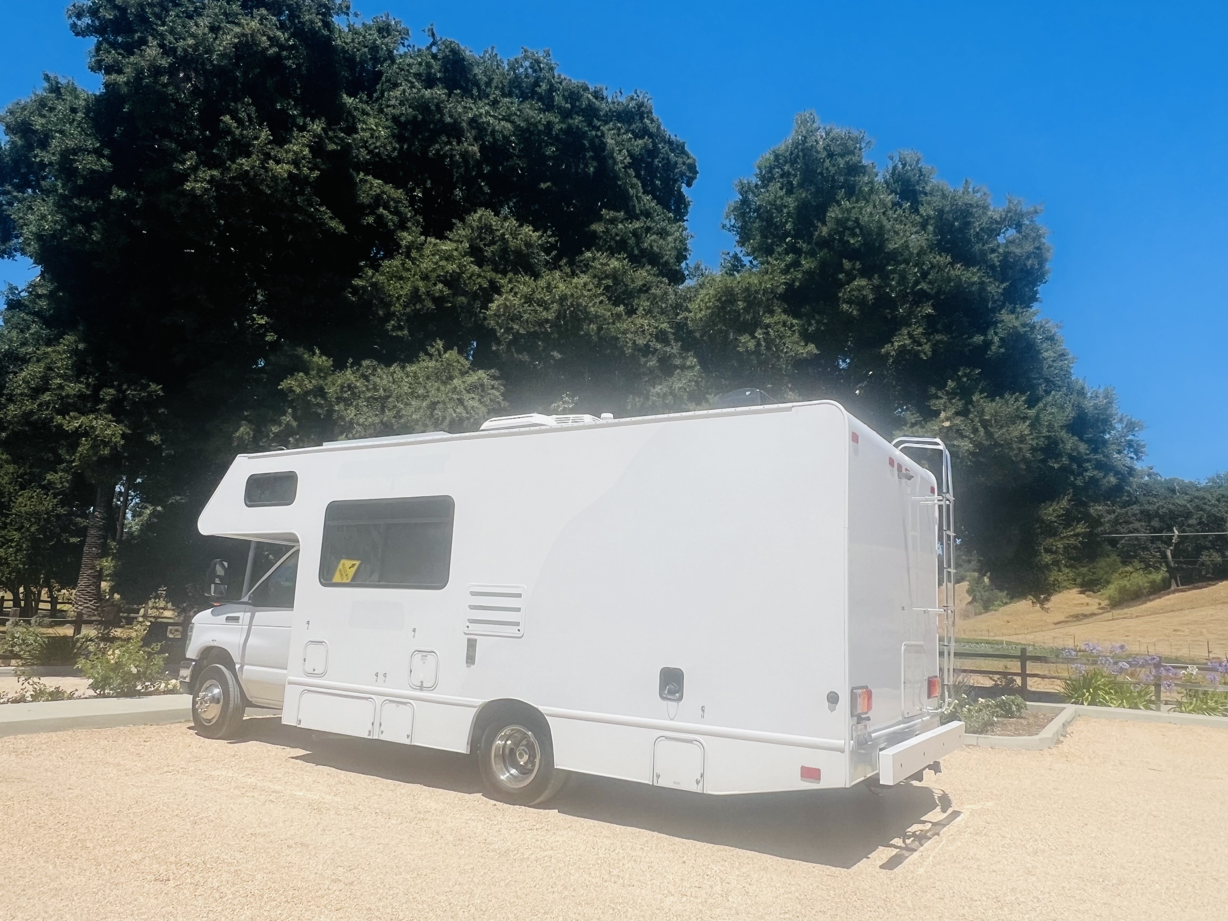 2017 Thor Motor Coach FOUR WINDS MAJESTIC 23A in san juan capistrano CA