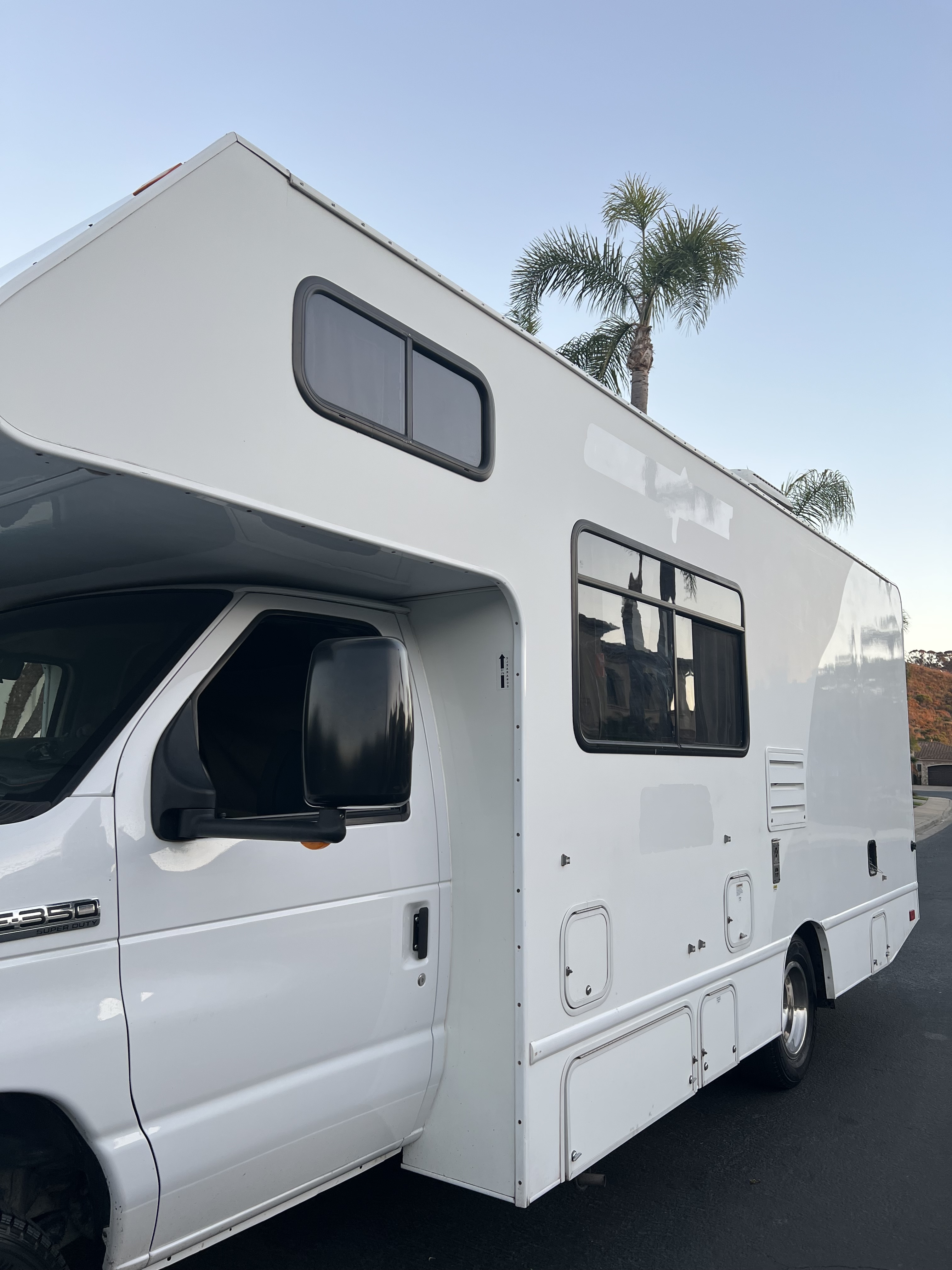 2017 Thor Motor Coach FOUR WINDS MAJESTIC 23A RV