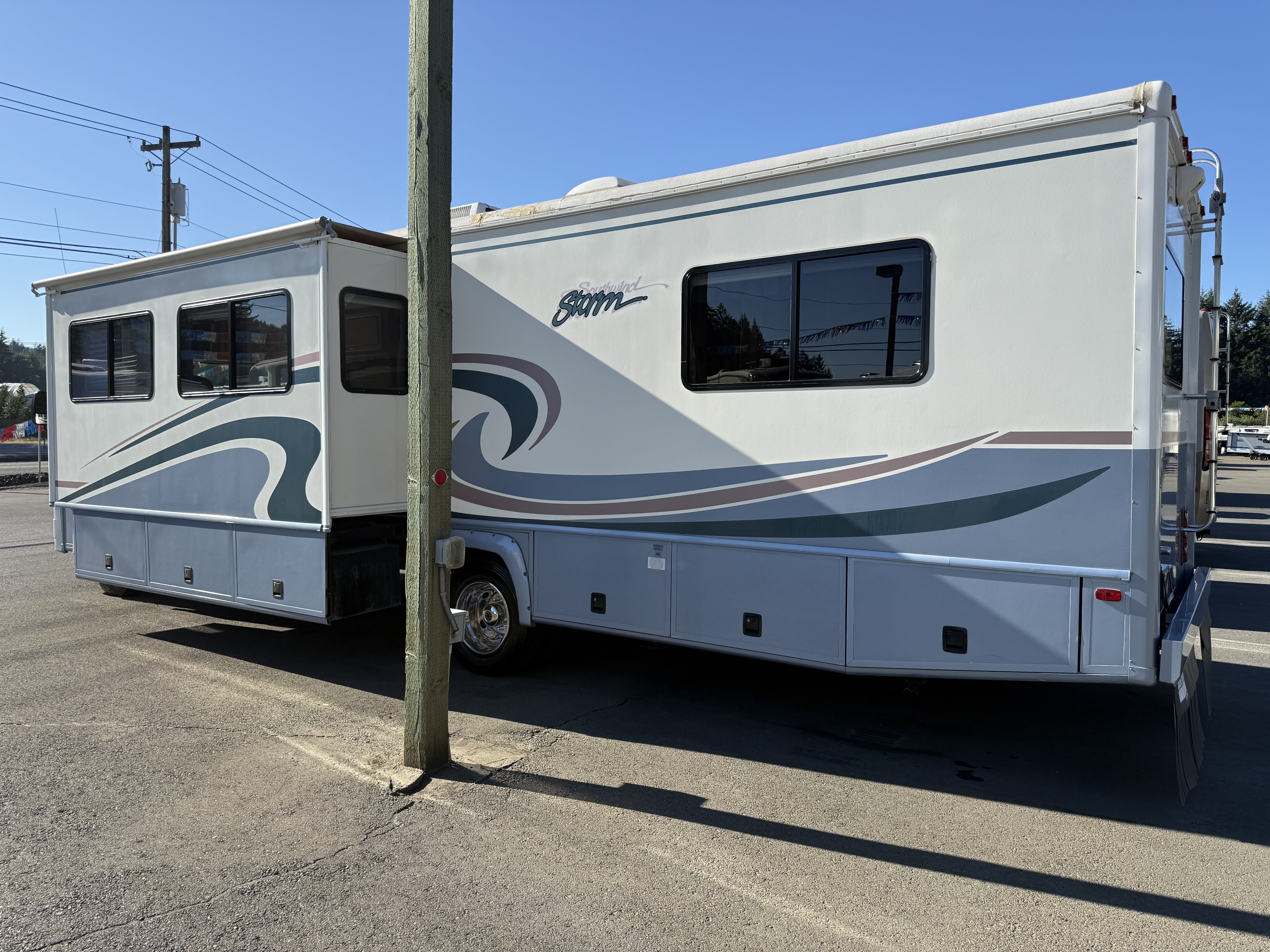 2000 Fleetwood STORM 34T in shelton WA
