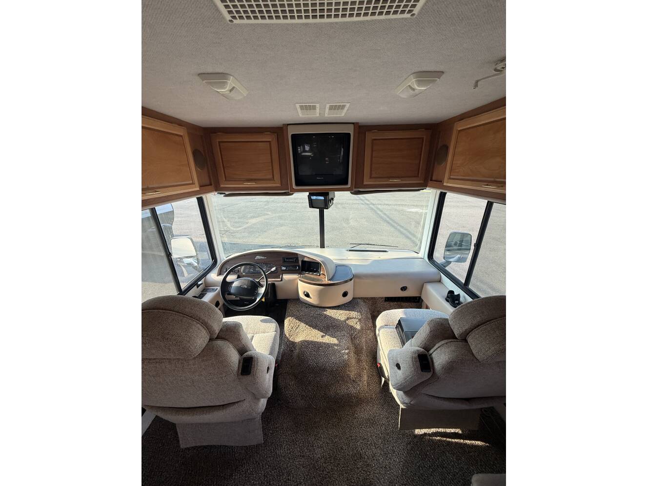 A photo of this 2000 Fleetwood STORM 34T
