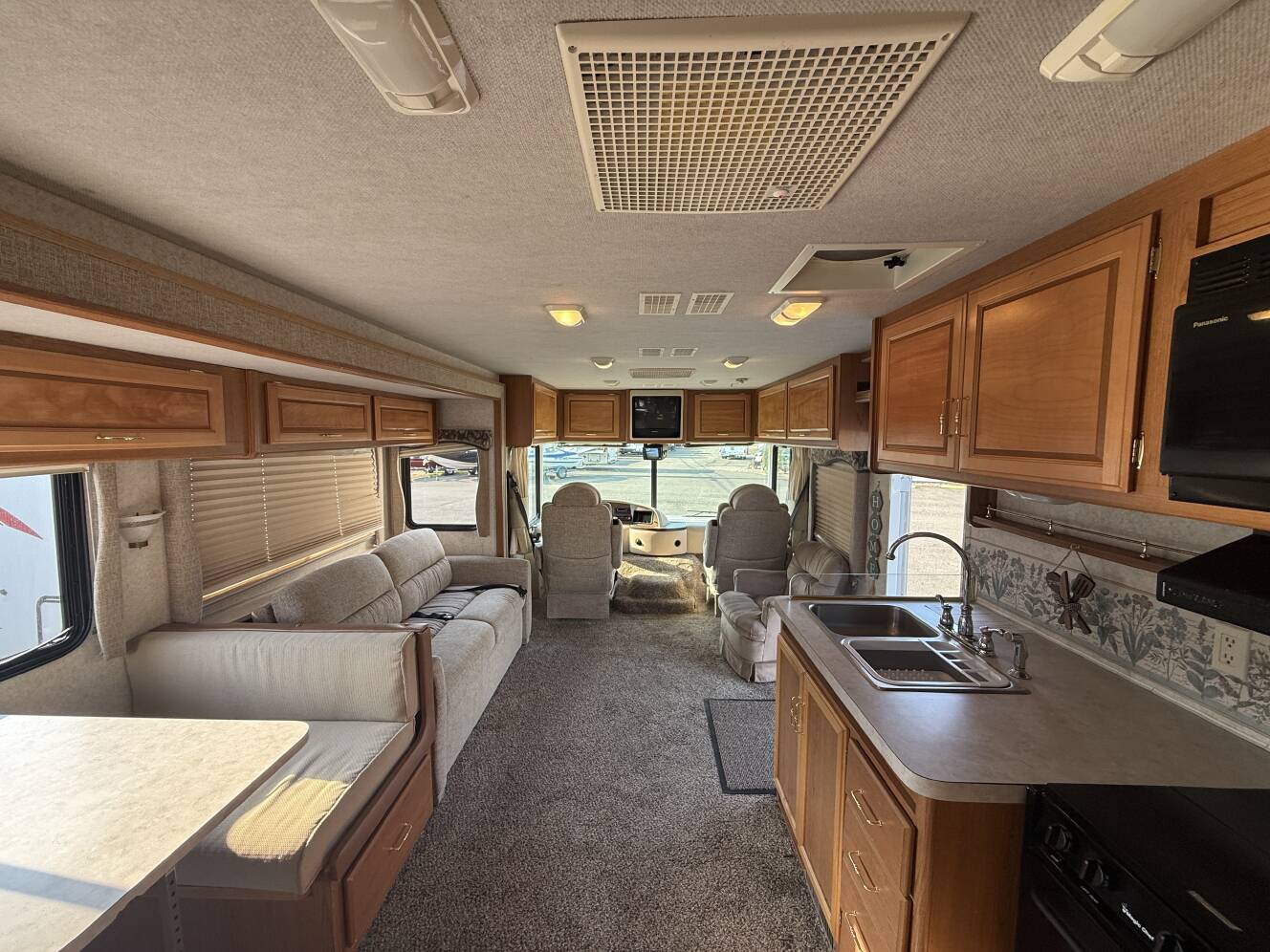 A photo of this 2000 Fleetwood STORM 34T