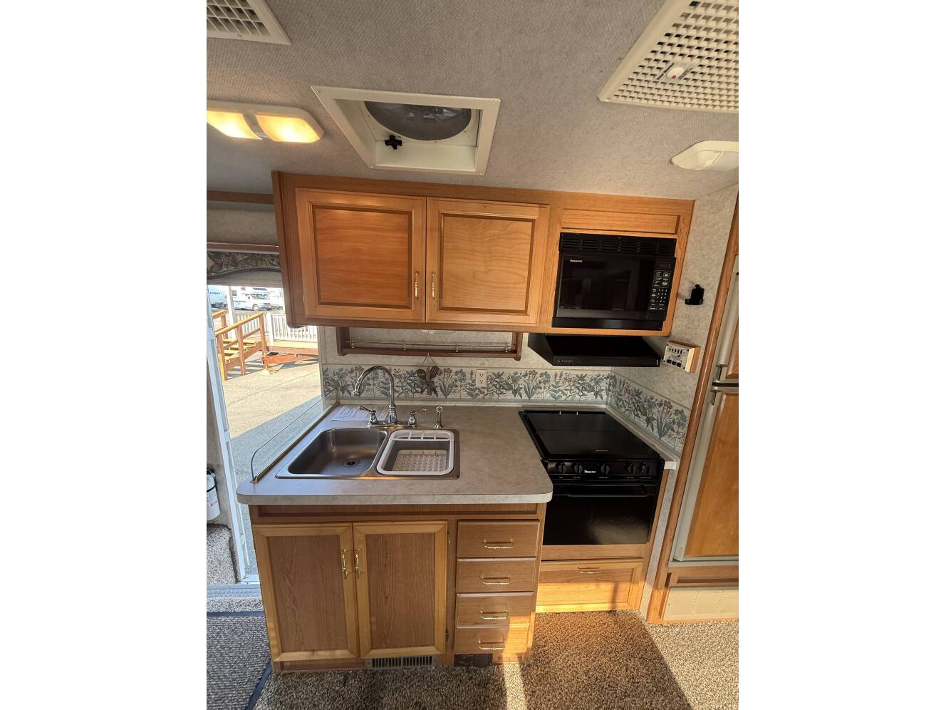 A photo of this 2000 Fleetwood STORM 34T