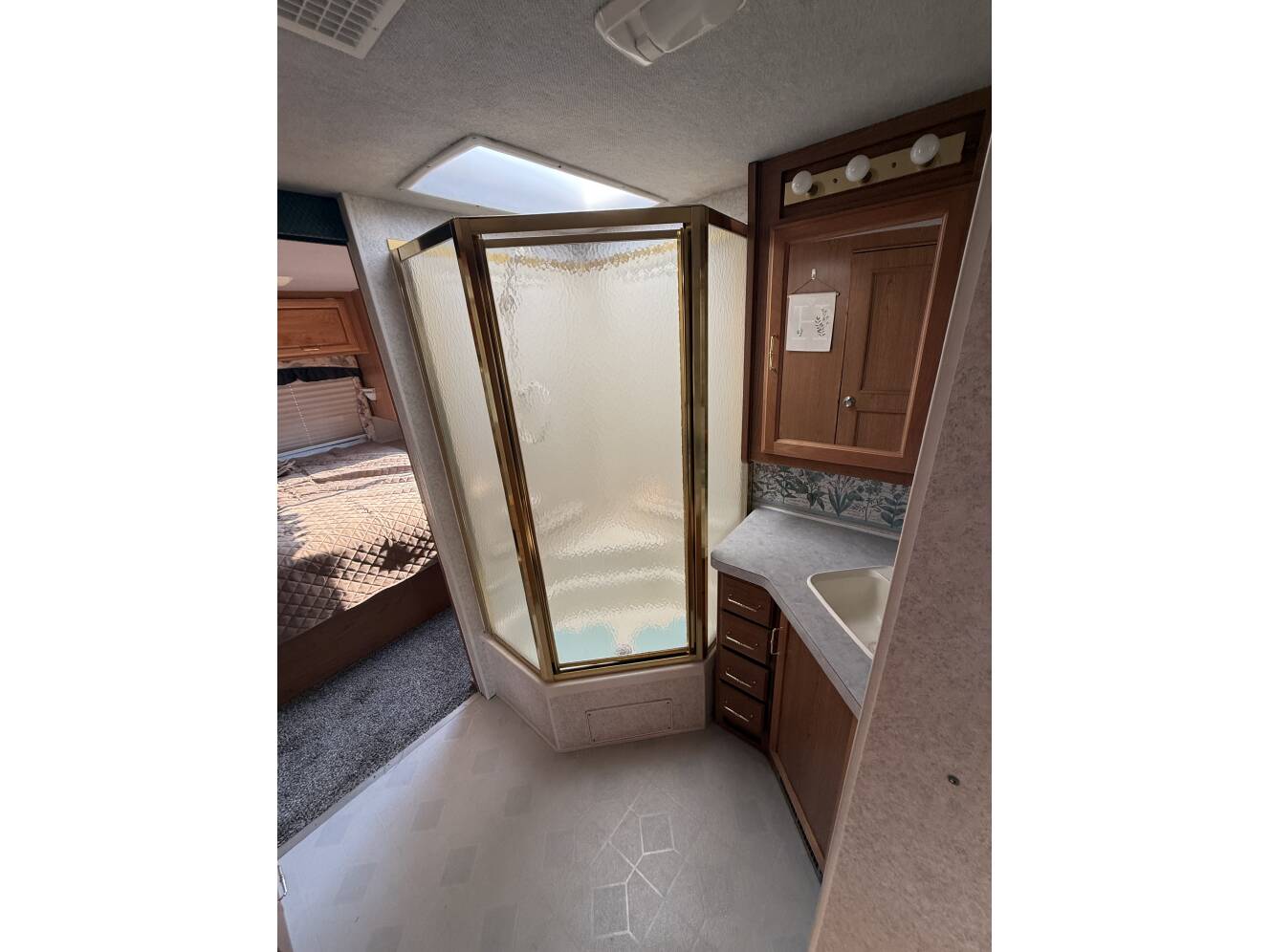 A photo of this 2000 Fleetwood STORM 34T