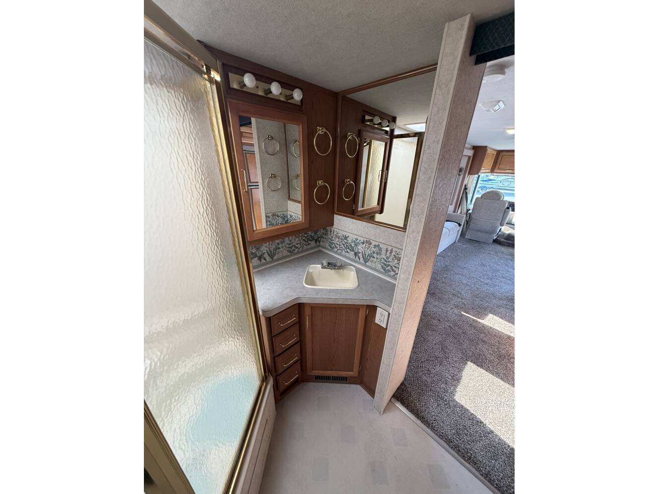 A photo of this 2000 Fleetwood STORM 34T
