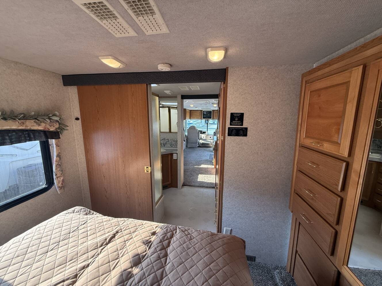 A photo of this 2000 Fleetwood STORM 34T