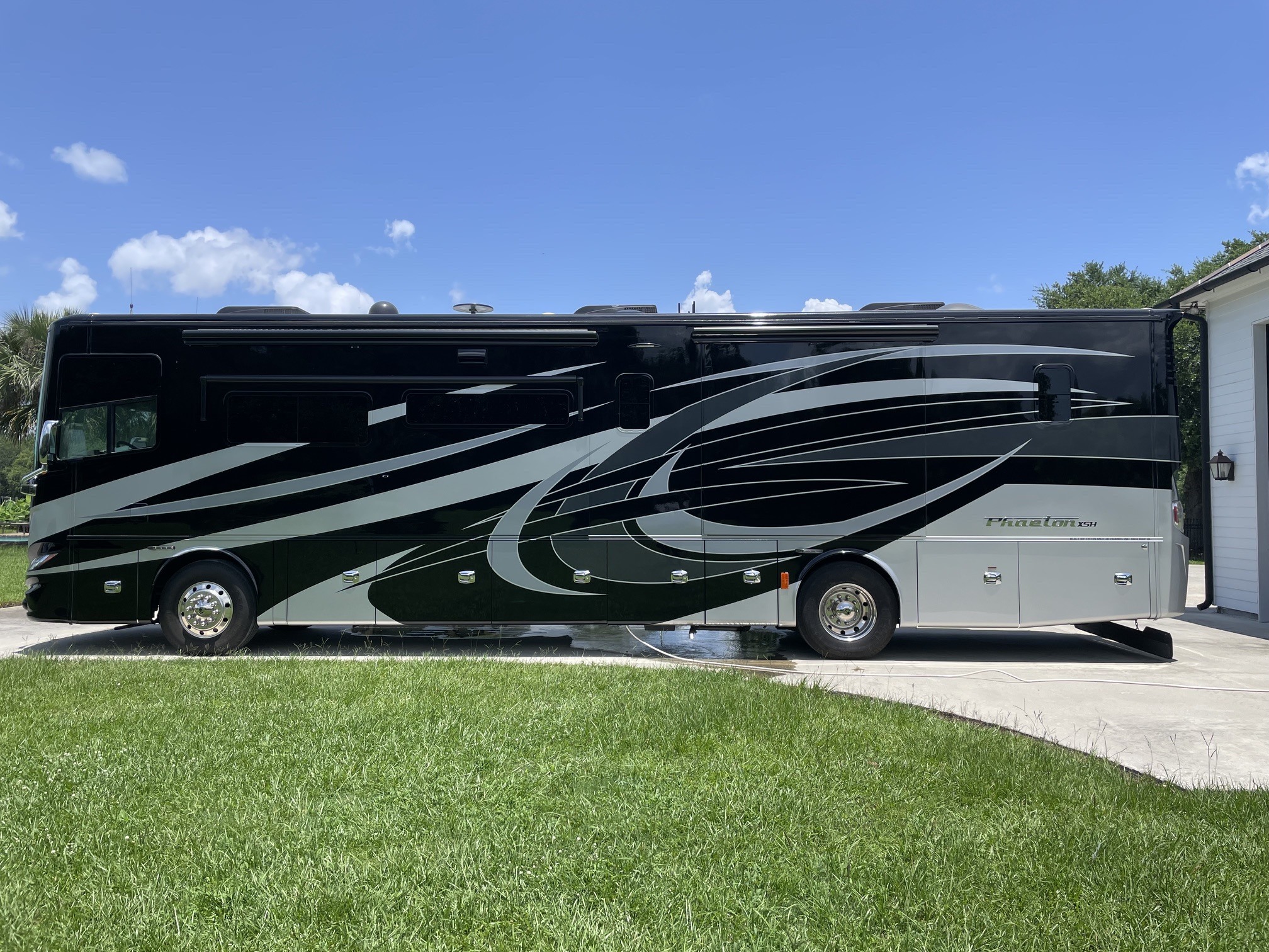 2019 Tiffin Motorhomes PHAETON 40 IH RV
