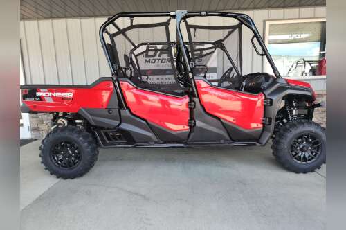 2025 Honda Pioneer 1000-6 Deluxe Crew in delano MN