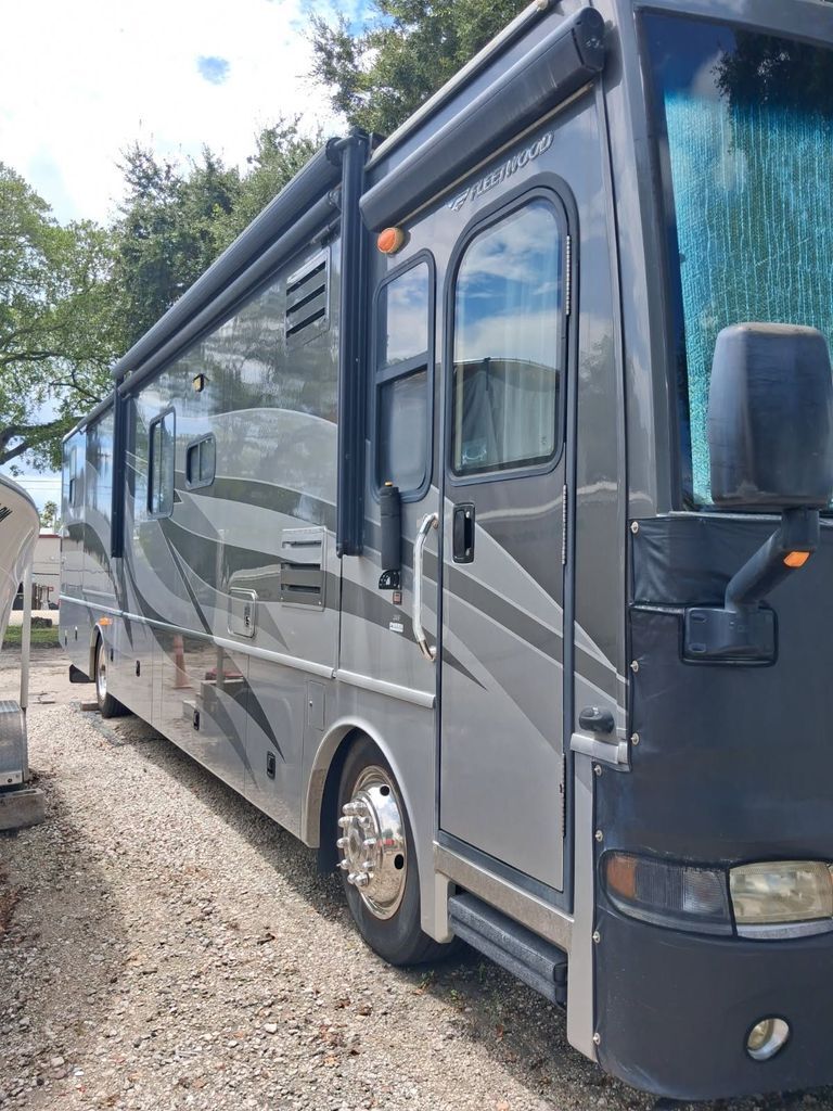 2008 Fleetwood Expedition 38N in lake worth beach FL