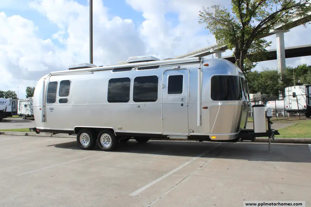 2018 Airstream International Signature 28RB QUEEN in houston TX